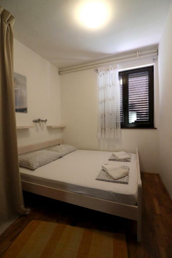 Apartment Draga 17 Njivice Exterior photo